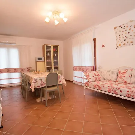Spacious In Near Fishing River *